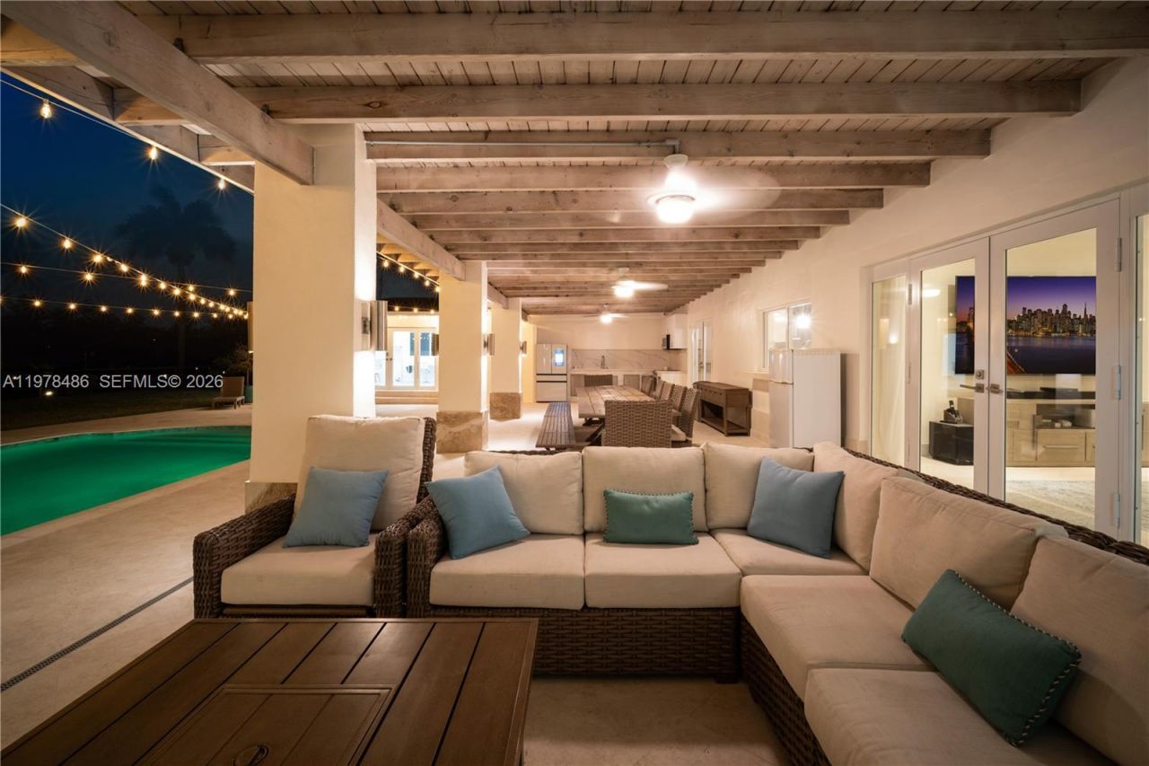 11012 SW 117th St , Miami, FL 33176 Photo