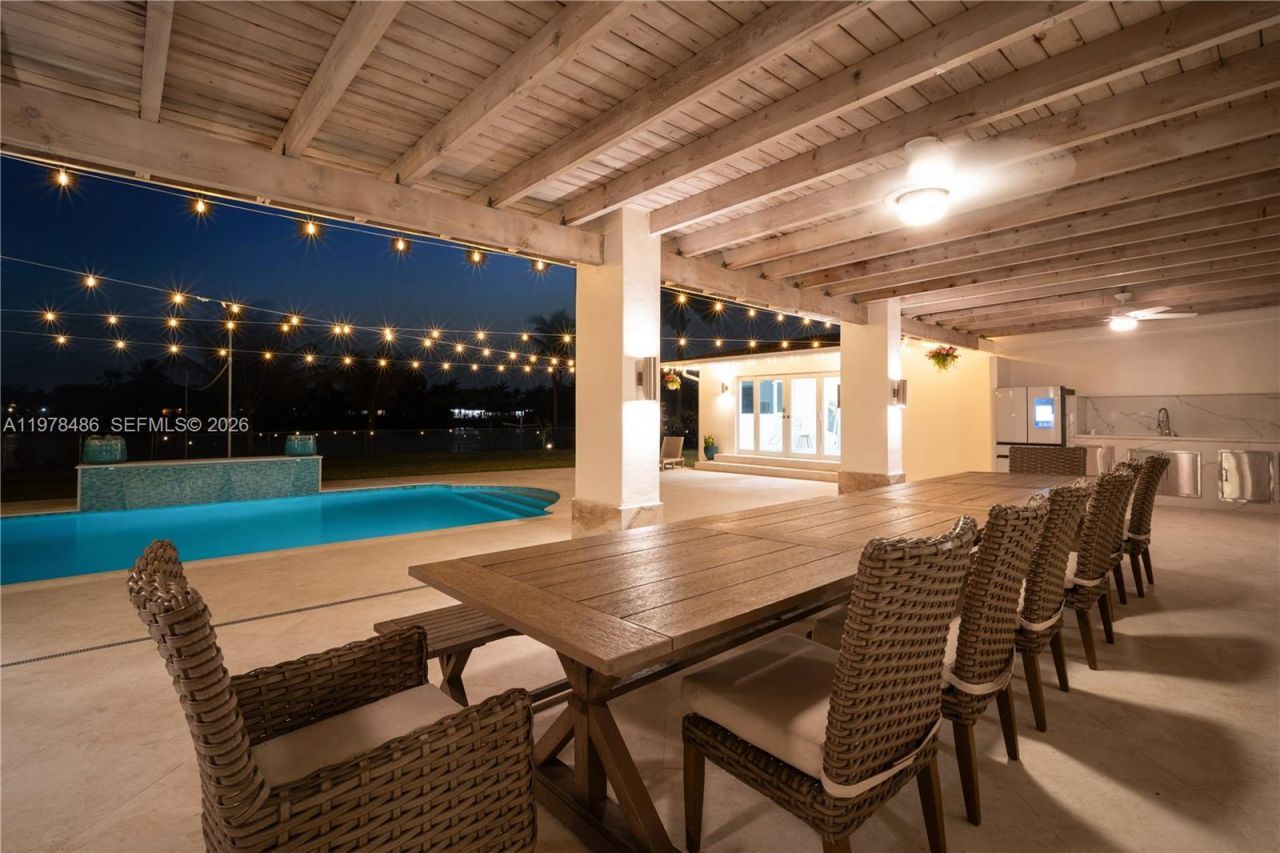 11012 SW 117th St , Miami, FL 33176 Photo