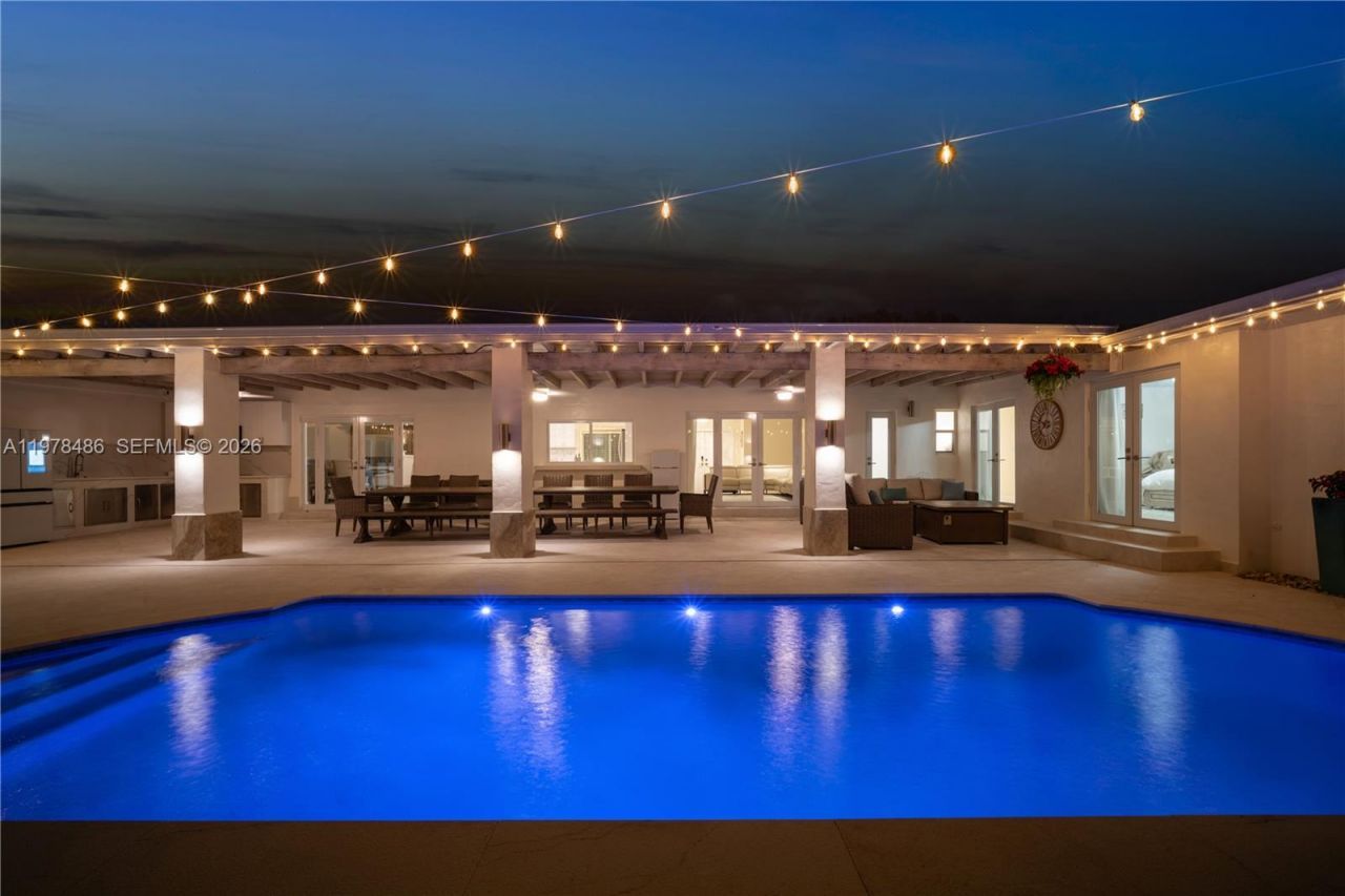 11012 SW 117th St , Miami, FL 33176 Photo