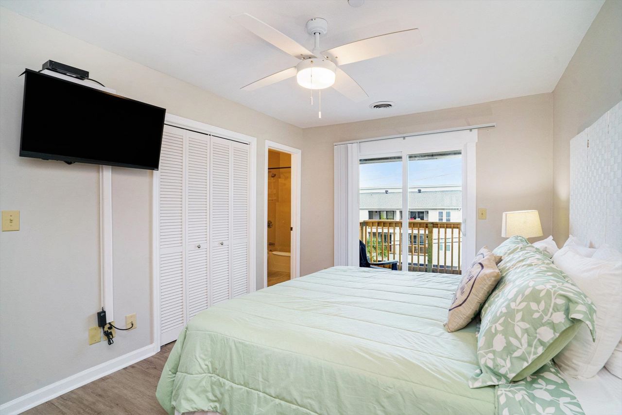 2001 N Ocean Blvd. Photo 13