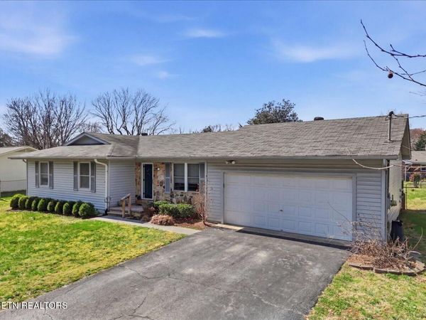 853 Walker Springs Rd, Knoxville, TN 37923