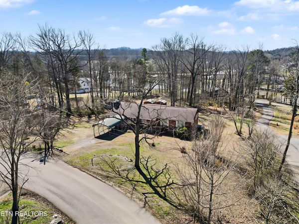 165 Cedar Crest Lane, Friendsville, TN 37737