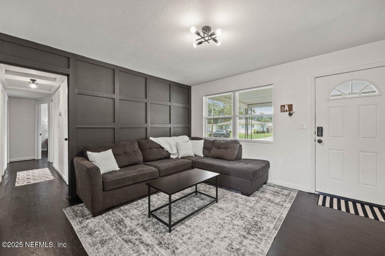 6584 Larne Avenue, Jacksonville, FL 32244 Photo