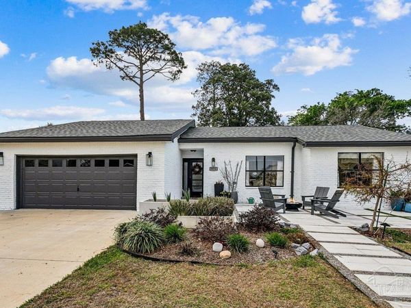 975 Grand Canal St, Gulf Breeze, FL 32563