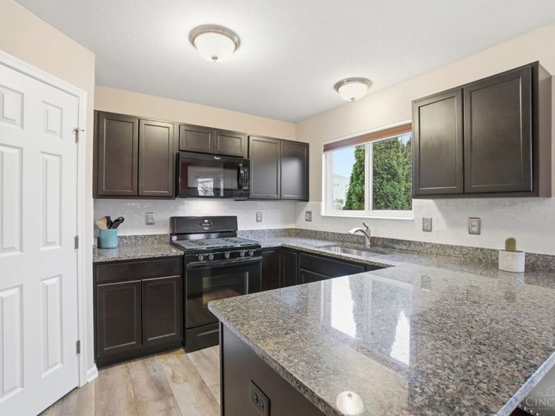 4264 Hunting Hawk Drive, Turtle Creek Twp, OH 45036 Photo 11