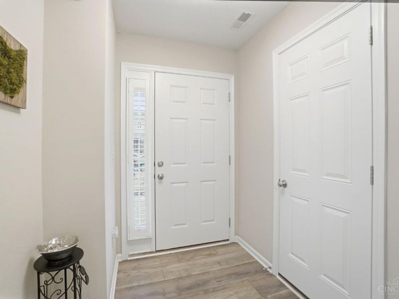 4264 Hunting Hawk Drive, Turtle Creek Twp, OH 45036 Photo 4