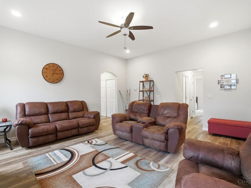 4264 Hunting Hawk Drive, Turtle Creek Twp, OH 45036 Photo 6