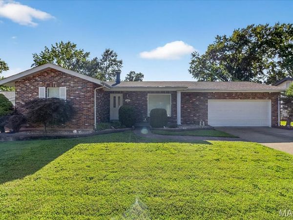 5709 Chatport Road, St Louis, MO 63129