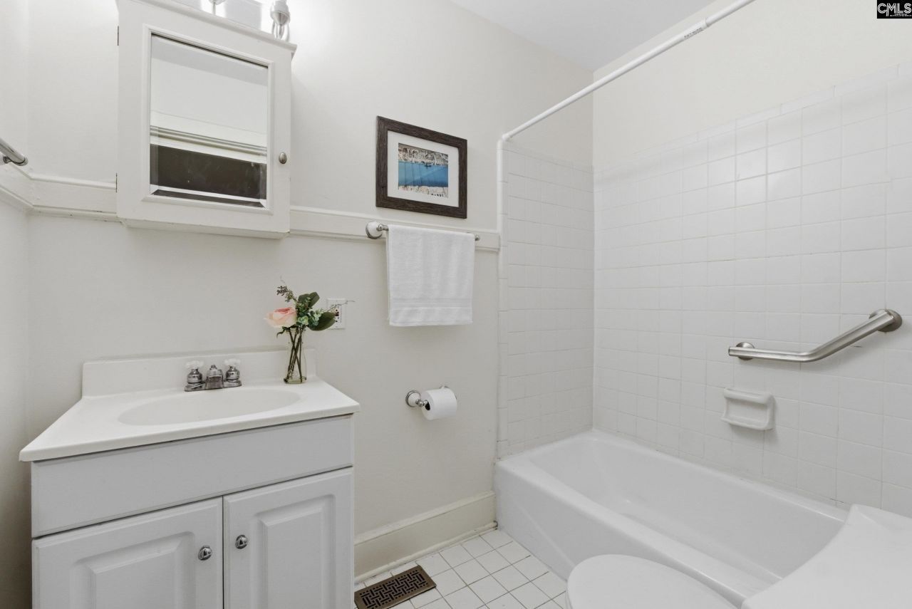 2329 Wilmot Avenue Photo 14