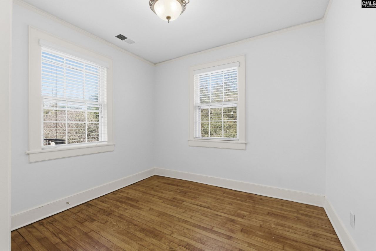 2329 Wilmot Avenue Photo 19