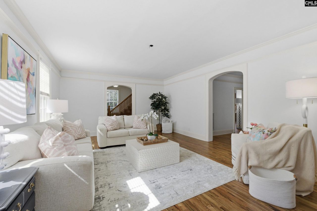 2329 Wilmot Avenue  Photo 6