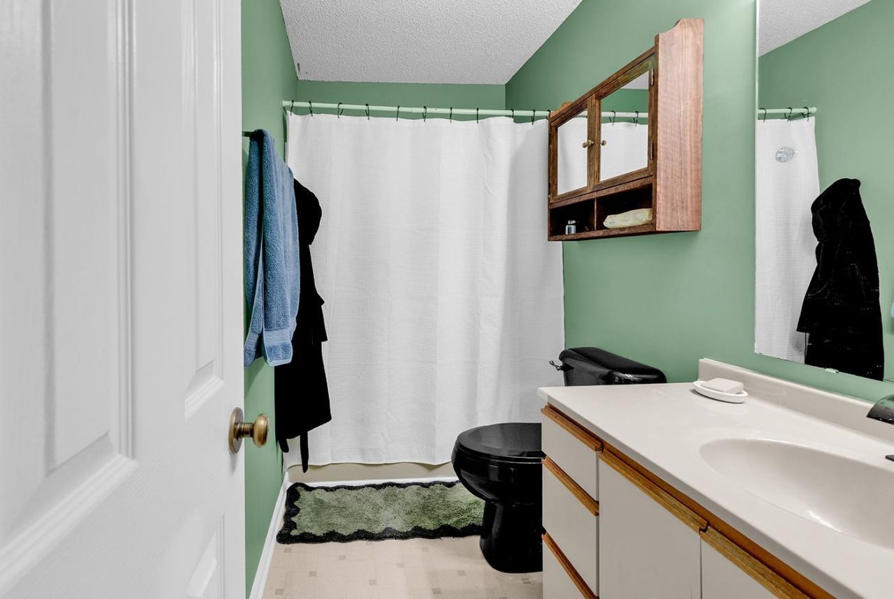 4337 Spa Dr. Photo 20