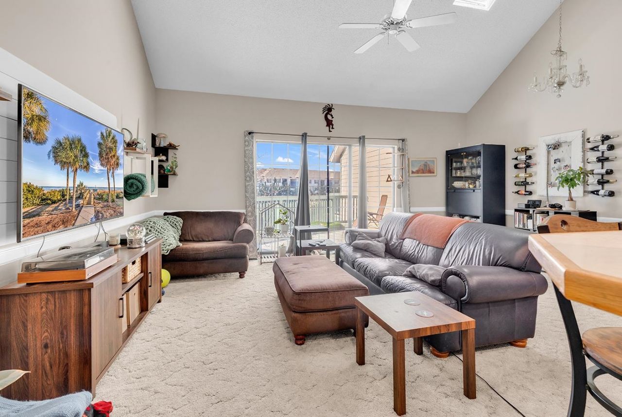 4337 Spa Dr. Photo 9