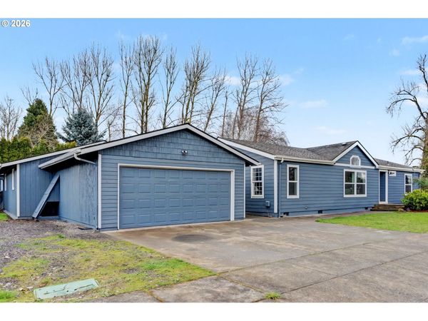 130 N NOBLE AVE, Stayton, OR 97383