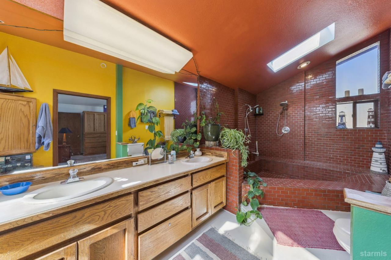 2020 Aloha Drive, South Lake Tahoe, CA 96150 Photo