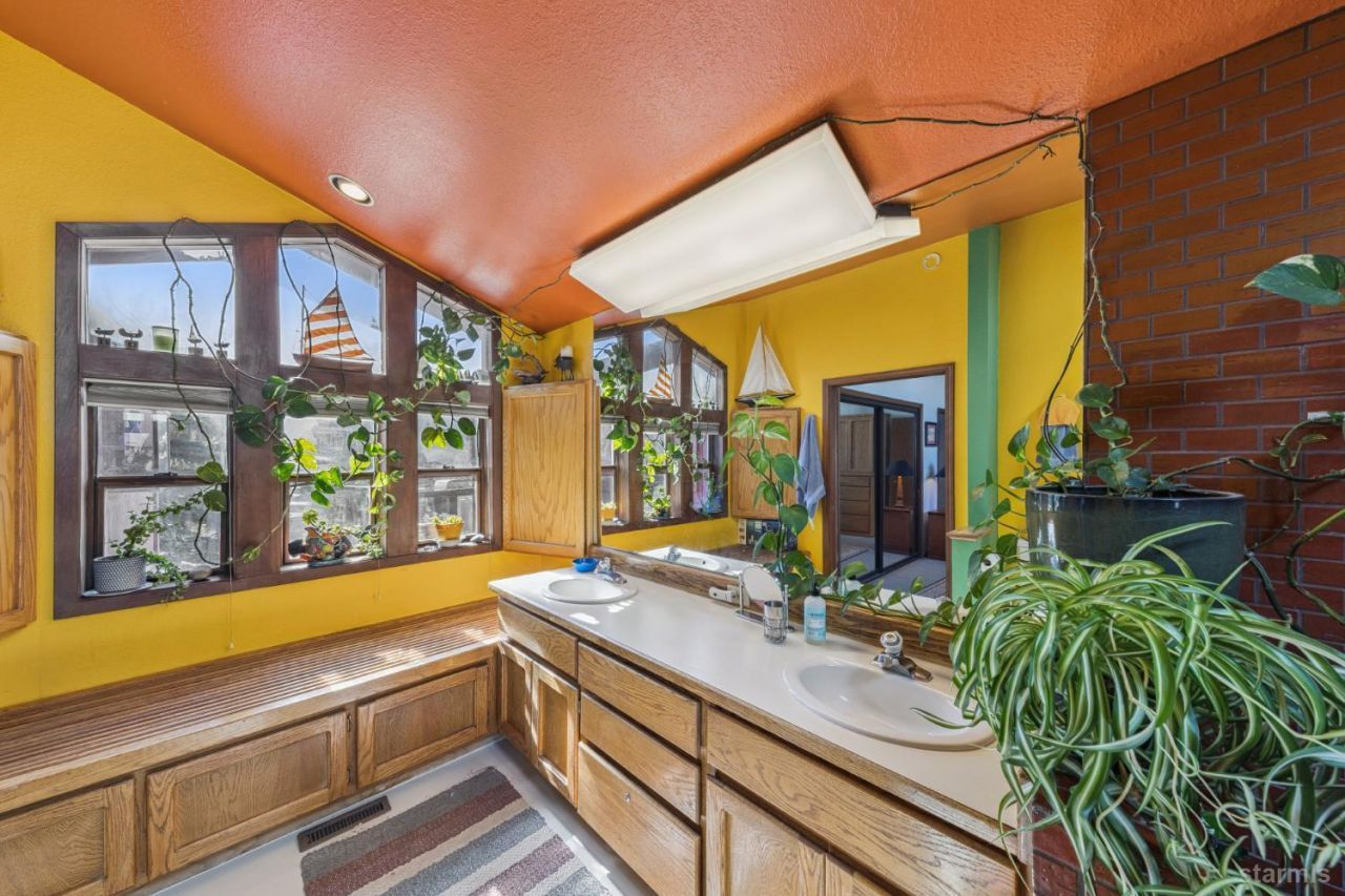 2020 Aloha Drive, South Lake Tahoe, CA 96150 Photo