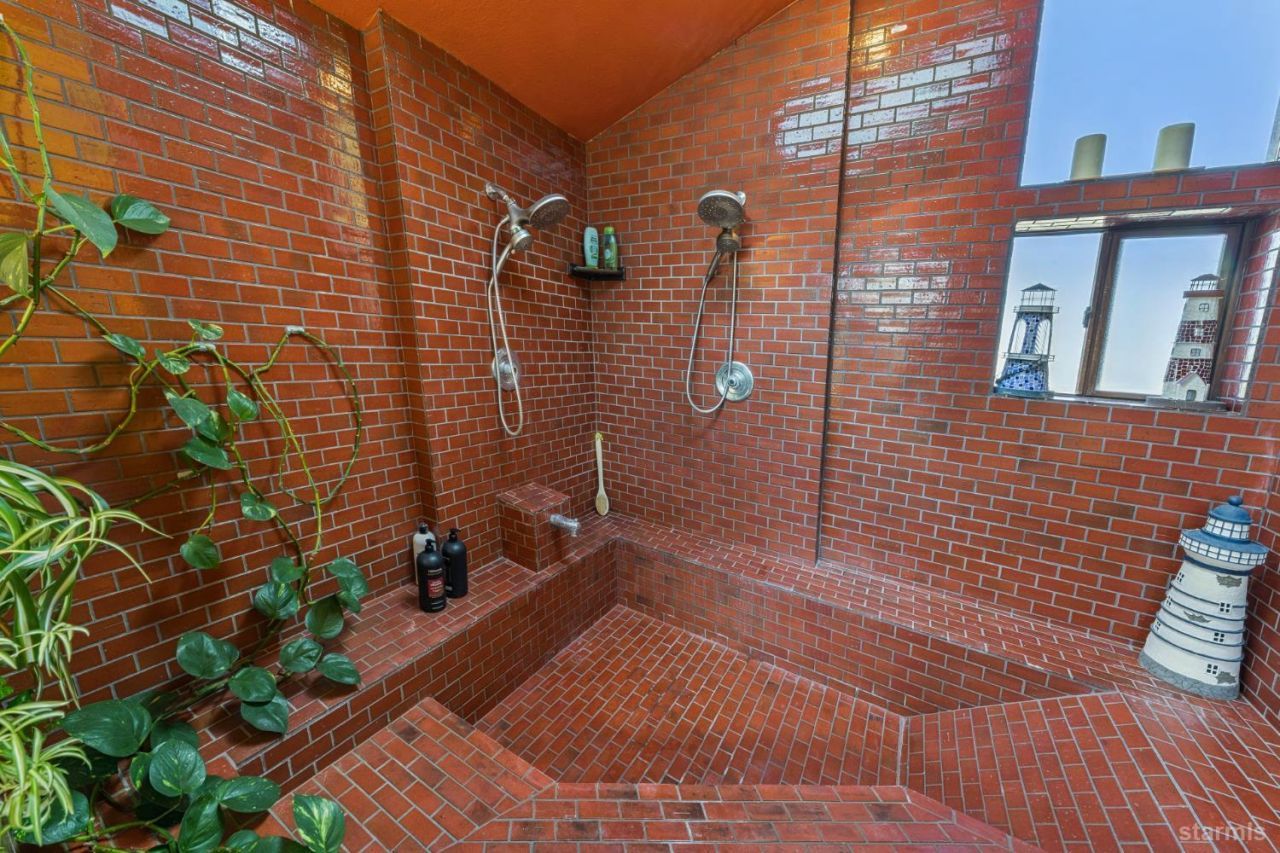 2020 Aloha Drive, South Lake Tahoe, CA 96150 Photo