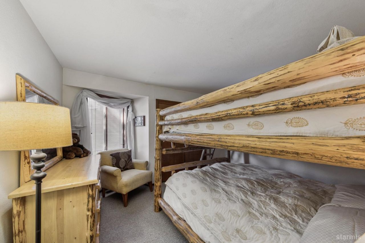 2020 Aloha Drive, South Lake Tahoe, CA 96150 Photo