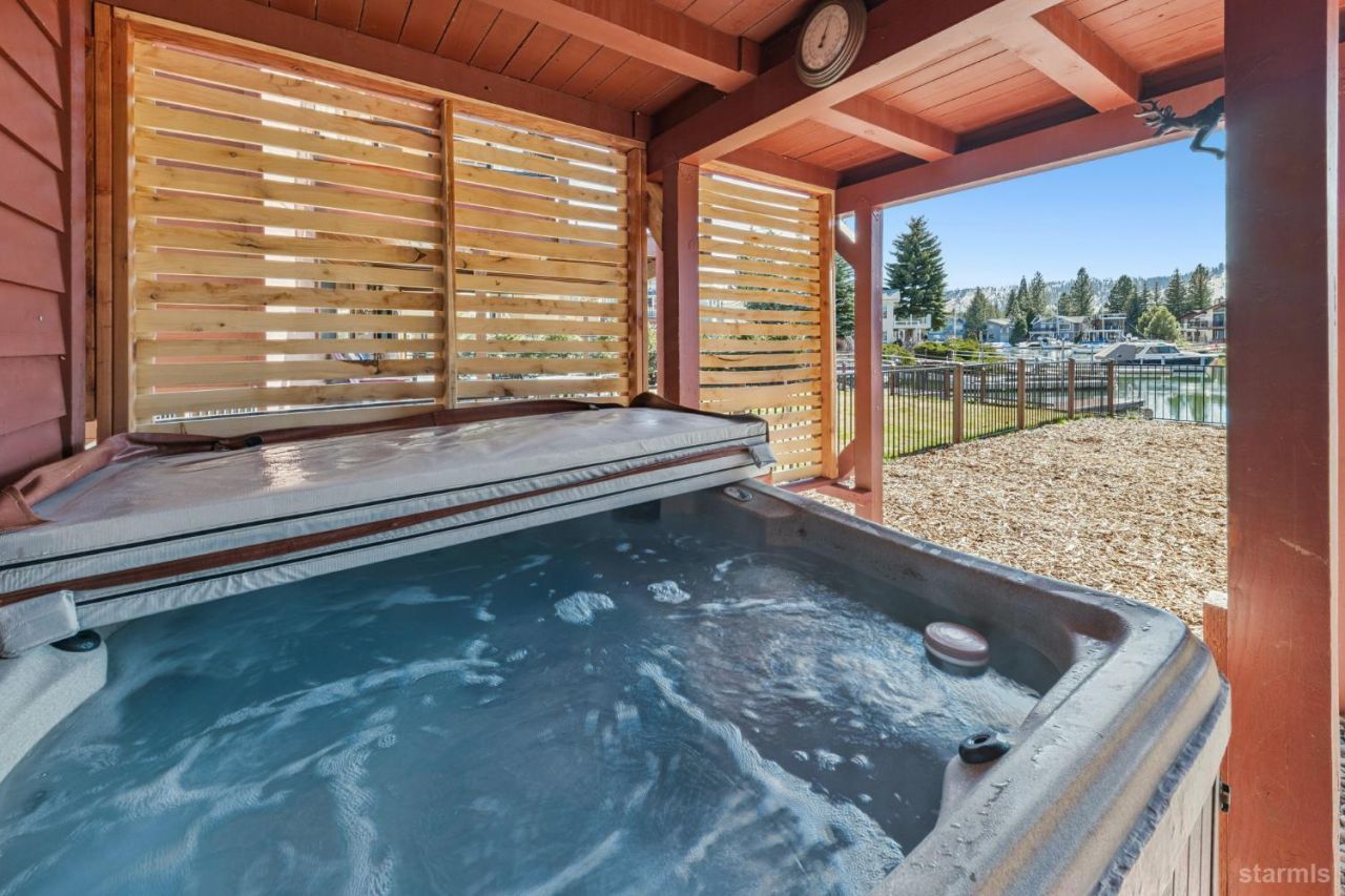 2020 Aloha Drive, South Lake Tahoe, CA 96150 Photo