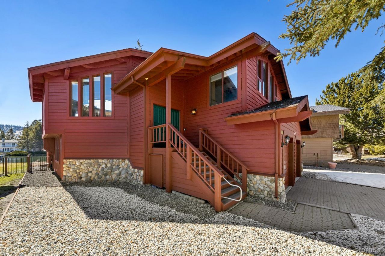 2020 Aloha Drive, South Lake Tahoe, CA 96150 Photo