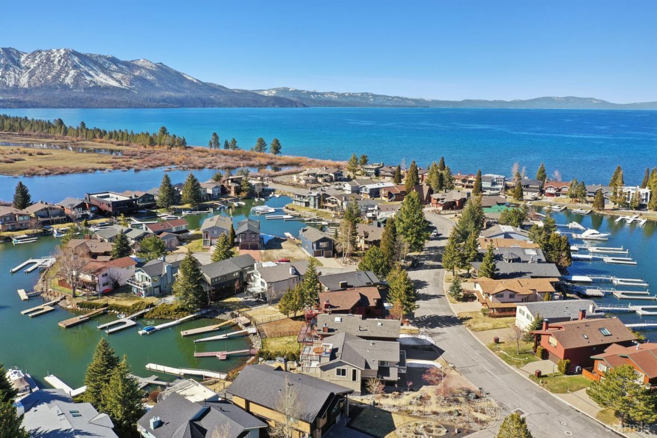 2020 Aloha Drive, South Lake Tahoe, CA 96150 Photo