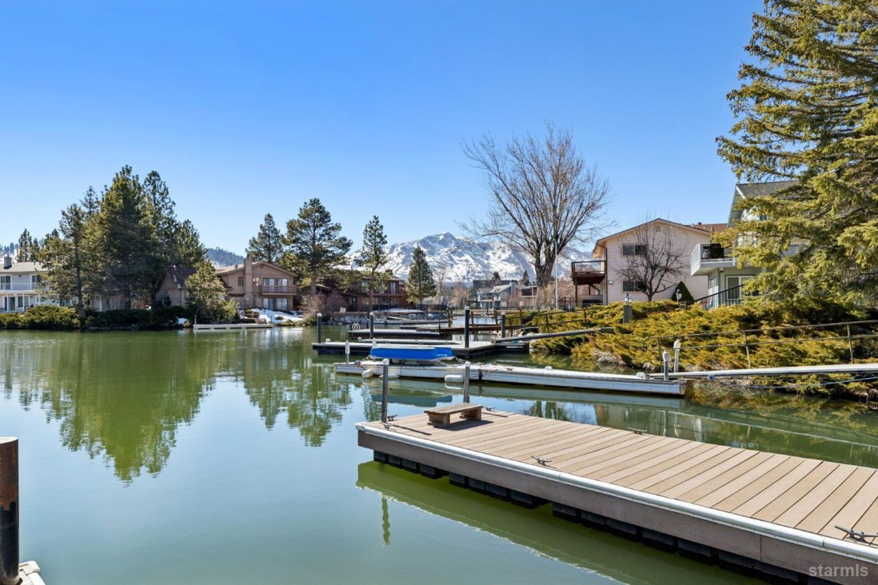 2020 Aloha Drive, South Lake Tahoe, CA 96150 Photo