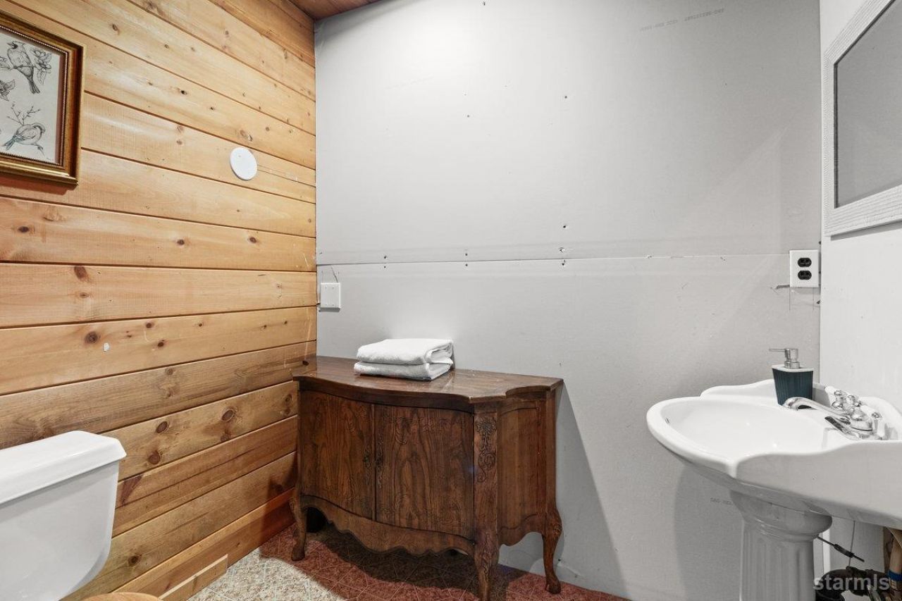 1251 Tata Lane, South Lake Tahoe, CA 96150 Photo