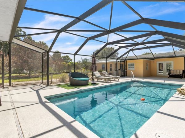 2367 Seville Avenue, Vero Beach, FL 32960