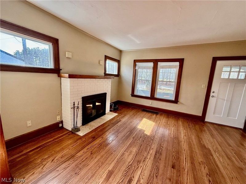 364 N Chillicothe Road , Aurora, OH 44202 Photo 3