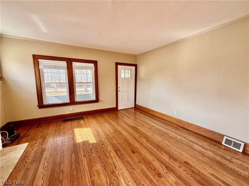 364 N Chillicothe Road , Aurora, OH 44202 Photo 4