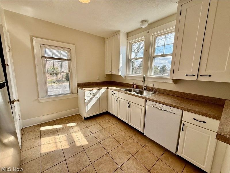 364 N Chillicothe Road , Aurora, OH 44202 Photo 8