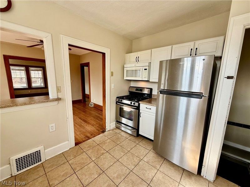 364 N Chillicothe Road , Aurora, OH 44202 Photo 9