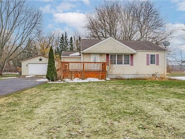 6852 Hatter Road , Newfane, NY 14108