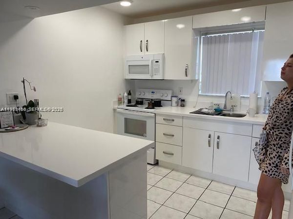 201 178th Dr, Unit 533, Sunny Isles Beach, FL 33160