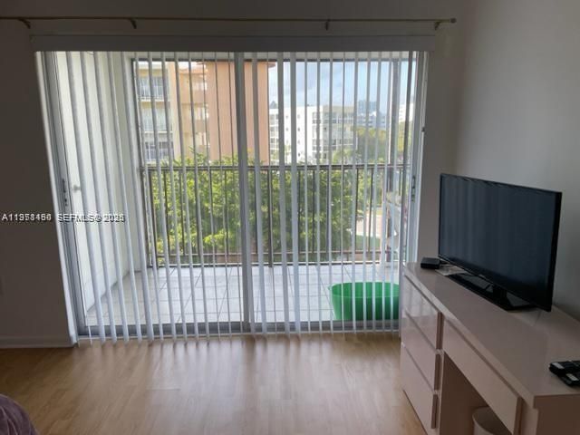 201 178th Dr, Unit 533, Sunny Isles Beach, FL 33160 Photo