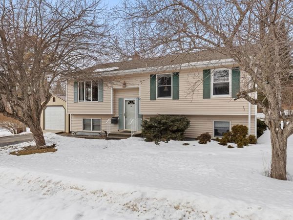 72 Louise Street, Auburn, ME 04210