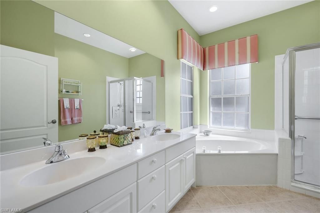 4815 Aston Gardens Way, Unit B-202, Naples, FL 34109 Photo