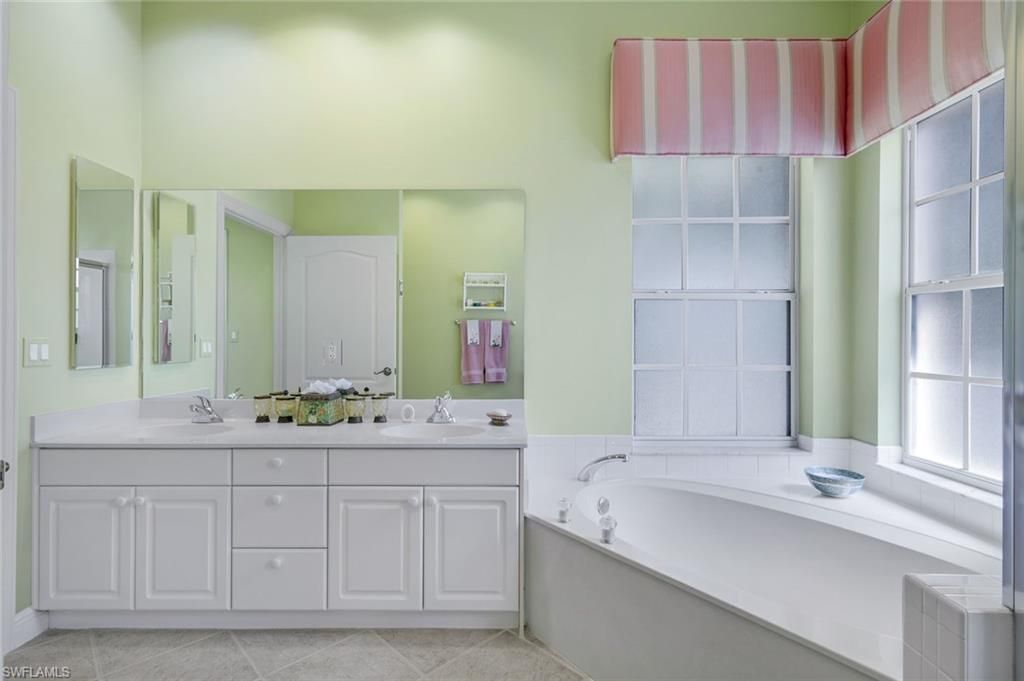 4815 Aston Gardens Way, Unit B-202, Naples, FL 34109 Photo