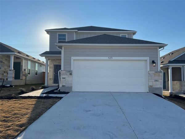 125 Old Stagecoach RD, Jarrell, TX 76537