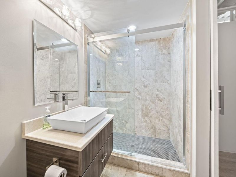 367 Auden Avenue , Unit 206, Columbus, OH 43215 Photo 16