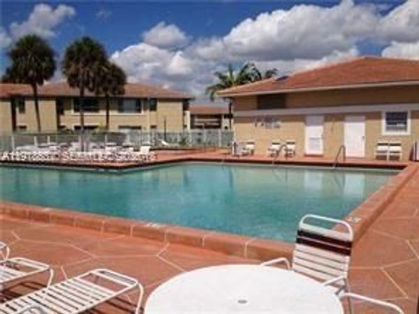 918 Twin Lakes Dr , Unit 8-M, Coral Springs, FL 33071