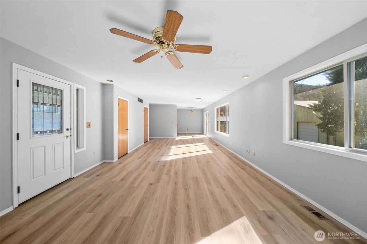 4195 Squilchuck Road , Wenatchee, WA 98801