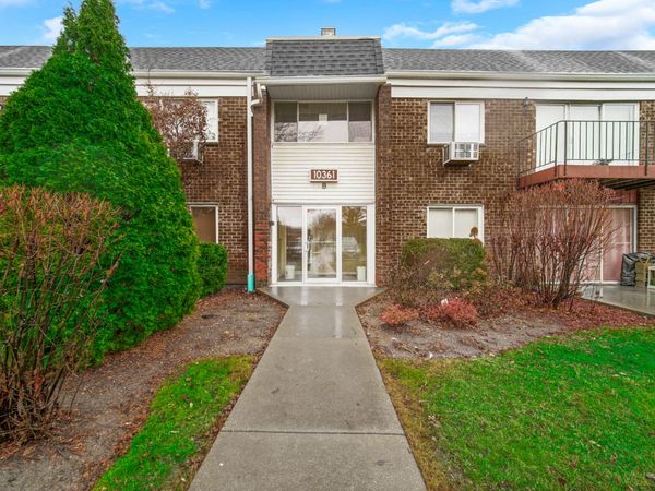 10361 DEARLOVE Road , Unit 1I, Glenview, IL 60025