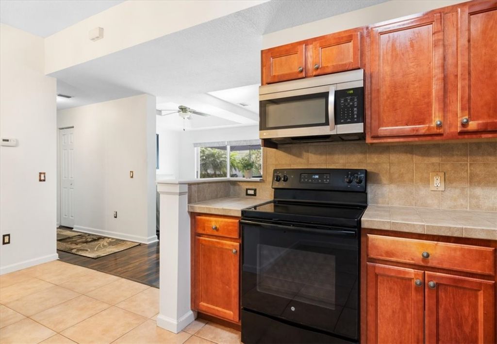 544 7th Square Sw, Unit 102, Vero Beach, FL 32962 Photo