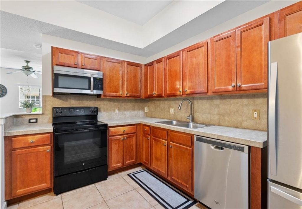 544 7th Square Sw, Unit 102, Vero Beach, FL 32962 Photo