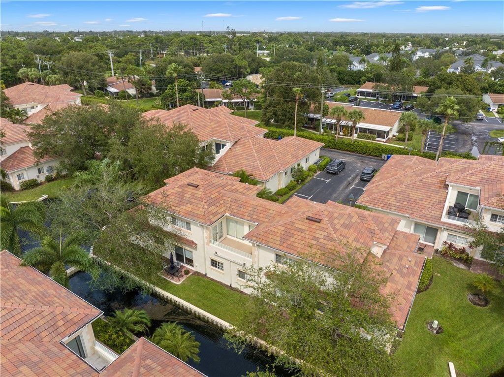 544 7th Square Sw, Unit 102, Vero Beach, FL 32962 Photo