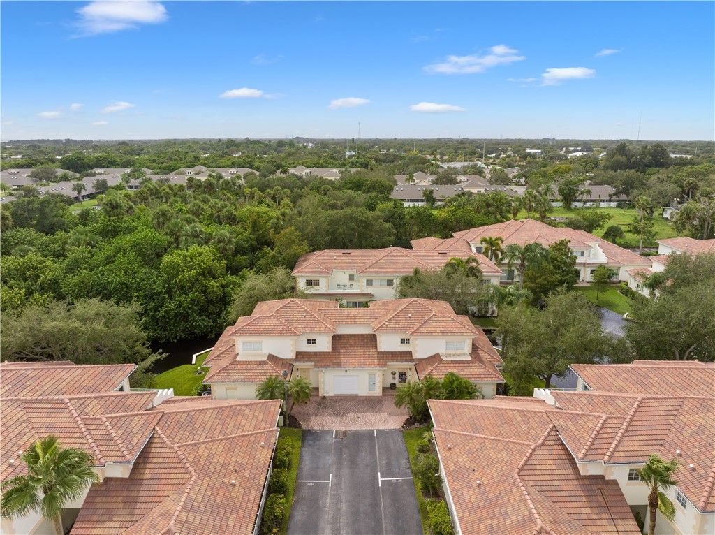 544 7th Square Sw, Unit 102, Vero Beach, FL 32962 Photo
