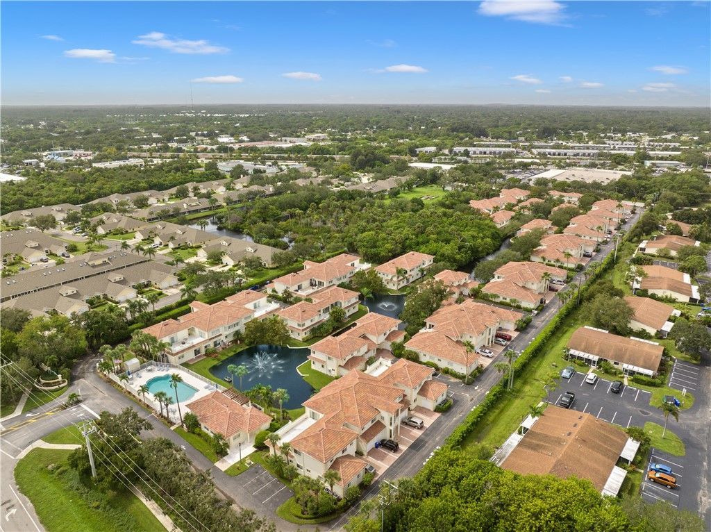 544 7th Square Sw, Unit 102, Vero Beach, FL 32962 Photo