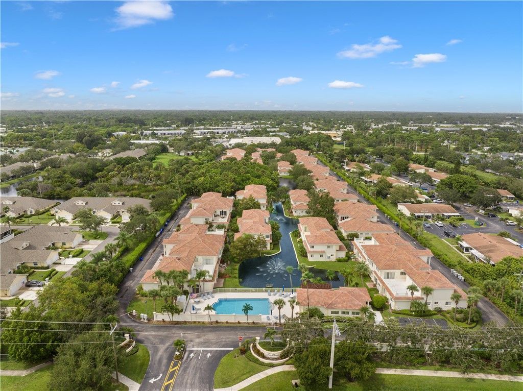 544 7th Square Sw, Unit 102, Vero Beach, FL 32962 Photo