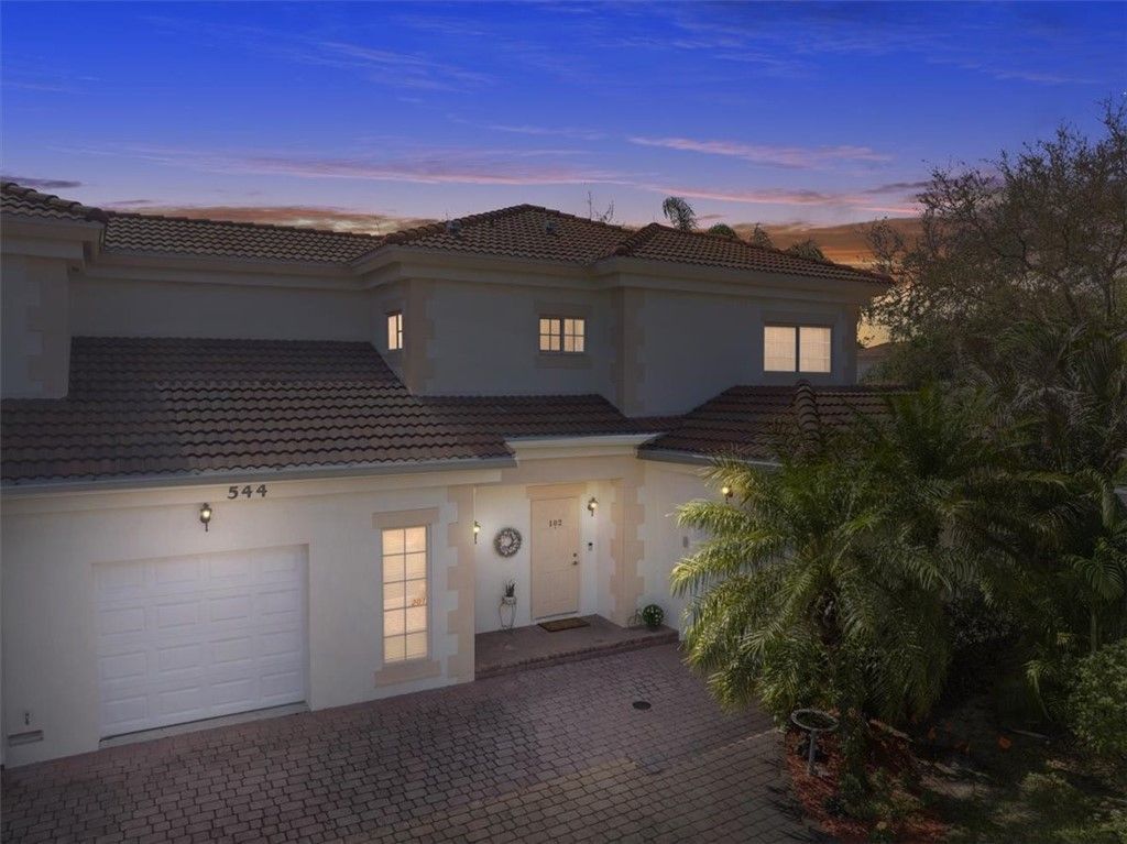 544 7th Square Sw, Unit 102, Vero Beach, FL 32962 Photo